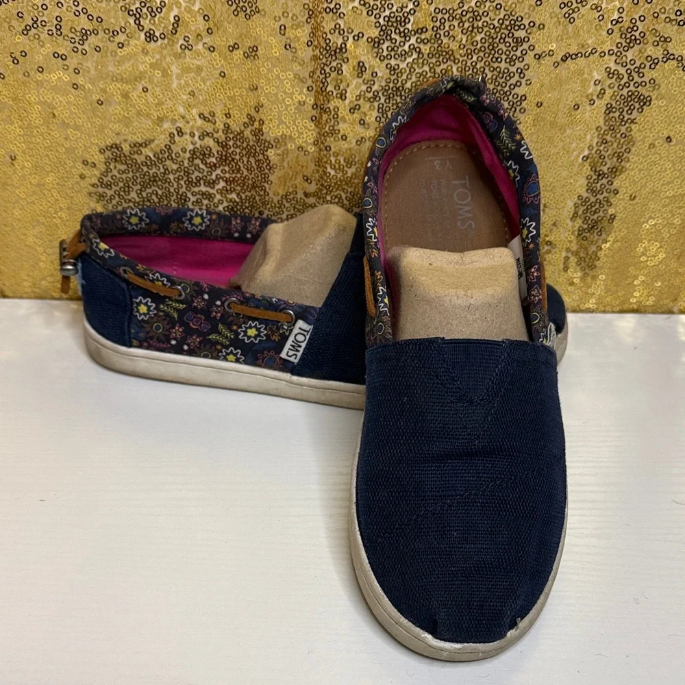 TOMS Mimini Kids Navy Moccasins with Floral Accent